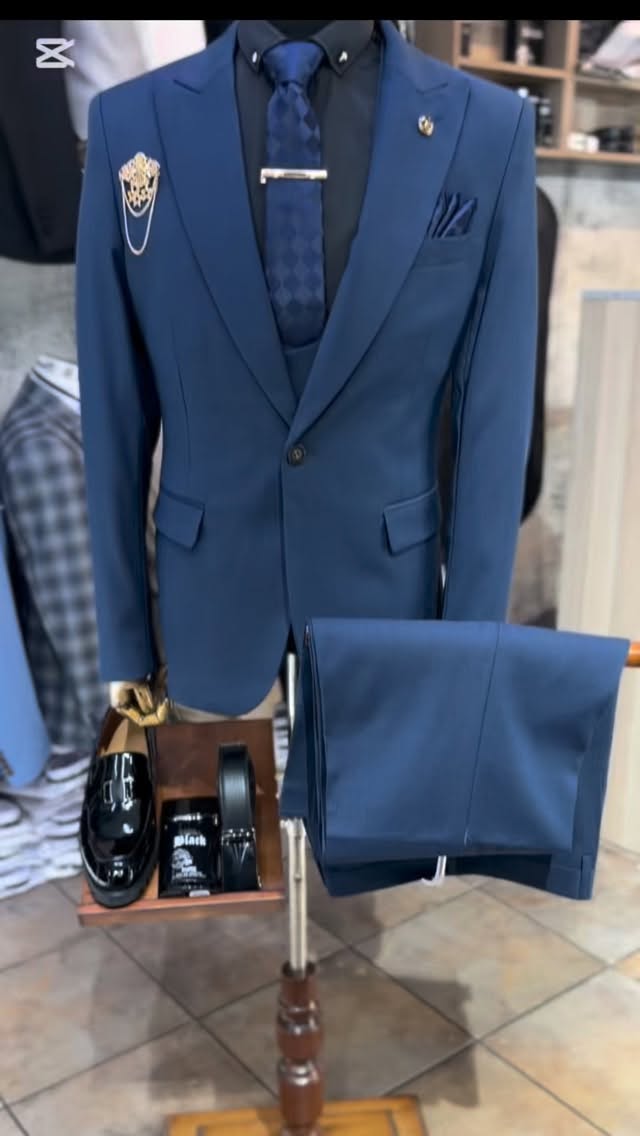 Check out this outfit only at our shop…..
* Suit - R1650
* Shirt - R350
*Brooch-150
* Necktie - R150
* Belt - R250
* Cologne - R500
* Shoes - R750
* Total - 3800
www.mandmformalclothing.com…. Update your wardrobe only at M&M Formal Clothing
#mandmformalclothing #creatorsearchinsight #southafrica #steezybwoi #matric2026