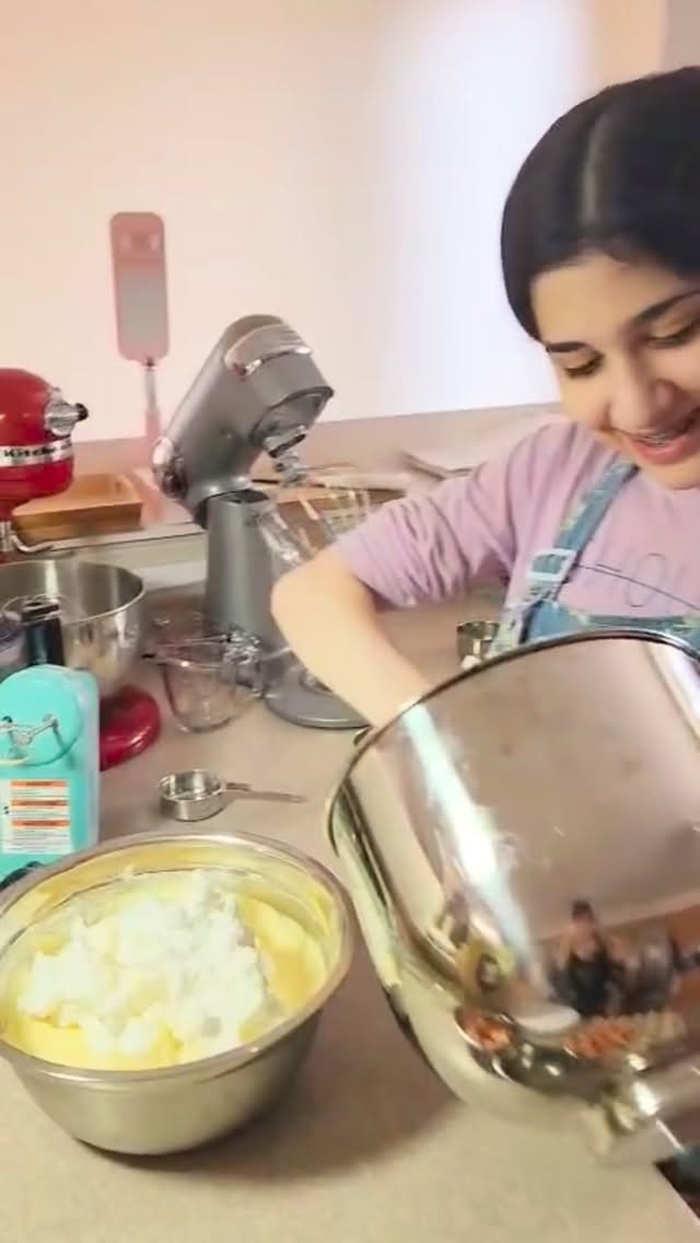 Baking my grandma’s birthday cake! 🎂🥳
#bakingwithneekta #glutenfree #homebakery #birthdaycake #fyp
