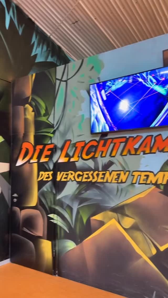 🌟 Die Lichtkammer des vergessenen Tempels 🌟
Betretet ein Abenteuer voller Spannung im Molli Bär Spielpark.
In der geheimnisvollen Lichtkammer ist Geschicklichkeit gefragt: Weicht den leuchtenden Laserstrahlen aus und beweist euer Können.
Oder stellt euch der nächsten Herausforderung beim Light Jumper. Trefft blitzschnell die richtigen Farbfelder, hier zählen Tempo, Fokus und schnelle Füße.
Perfekt für kleine und große Abenteurer, die Action und Nervenkitzel lieben.
Seid ihr bereit für die Mission?
#mollibärspielpark #mollibär #molbergen #cloppenburg #indoorspielplätze