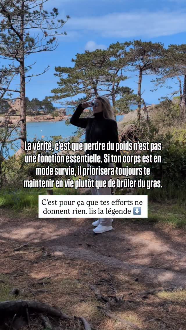 Tu veux une vérité que personne ne t’explique ?
👉 Ton corps ne cherche PAS à te faire maigrir.
Il cherche à te protéger.
Donc si aujourd’hui :
tu es fatiguée
tu stresses beaucoup
tu as des fringales
tu gonfles
tu stockes surtout au niveau du ventre
👉 ton corps est en mode survie.
Et dans ce mode-là…
❌ il ralentit ton métabolisme
❌ il dérègle tes hormones
❌ il bloque la combustion des graisses
Du coup tu fais “tout bien”…
mais rien ne change.
Et le pire ?
Tu finis par croire que le problème vient de toi.
Alors que non.
👉 Le problème, c’est que tu n’agis pas au bon endroit.
C’est exactement là que la méthode Blossom change tout.
On ne te rajoute pas des règles compliquées.
On aide ton corps à revenir dans un état où il peut :
✔️ s’apaiser (moins d’inflammation)
✔️ stabiliser ton cortisol
✔️ rééquilibrer tes hormones
✔️ relancer naturellement la combustion des graisses
Et c’est là que ton corps arrête de lutter contre toi…
et commence enfin à coopérer.
Si tu te reconnais dans ce que tu viens de lire,
c’est clairement pas un hasard.
Écris BLOSSOM en commentaire ou en message privé
et je t’explique comment on va débloquer ça ensemble 🌺
