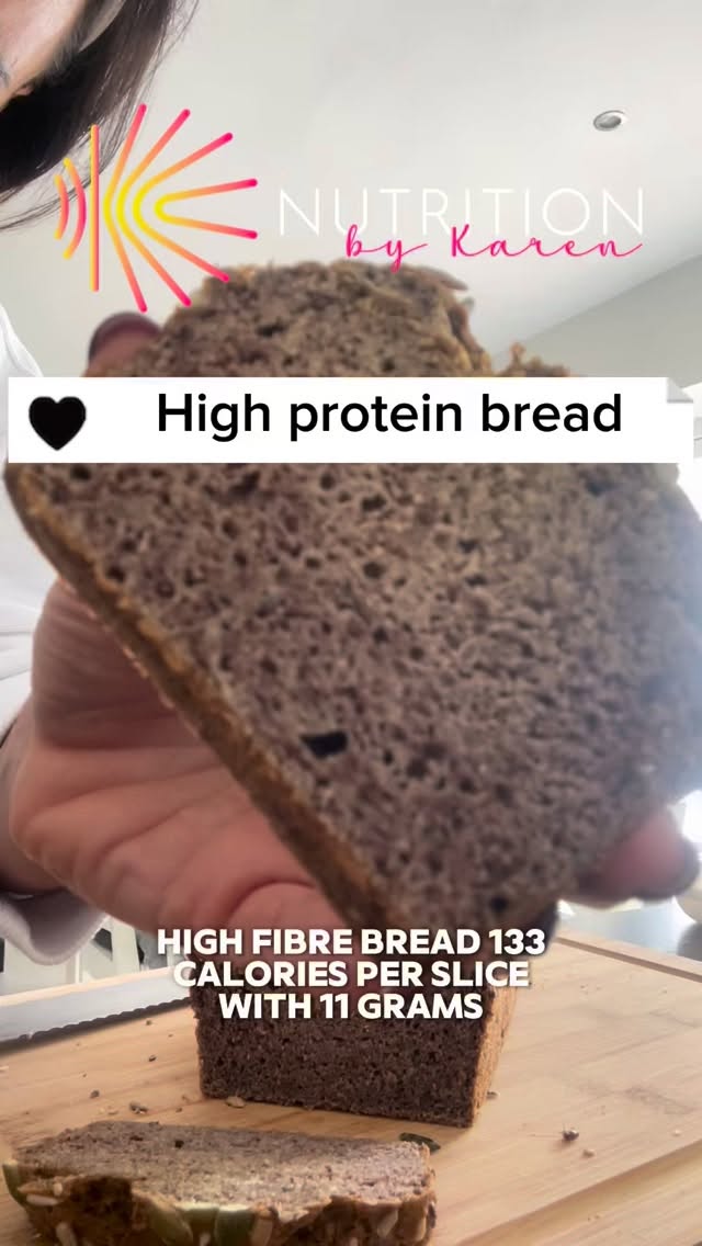 ✨ FLOURLESS LENTIL BREAD ✨
This one is a GAME CHANGER 🙌 inspired by the chef @be_cycled on the @reverse.aging.challenge
Soft, nourishing, protein-packed bread… made from lentils 💛No flour. No fuss. Just real food that actually fuels you.
Each slice:💥 133 calories💥 11g protein
Perfect if you're:✔️ Gluten sensitive✔️ Wanting to support gut health✔️ Looking to add more plant-based protein into your day
🥖 INGREDIENTS:• 2 cups lentils (soaked at least 1 hour or overnight)• 4 eggs• ½ cup kefir• ½ cup feta• 1 tsp baking powder• 1 tsp bicarbonate of soda• Sea salt + spices of choice (go sweet OR savoury 👀)• Mixed seeds for topping
👩🍳 METHOD:
Soak lentils → drain → blend
Mix in remaining ingredients
Pour into a lined loaf tin
Bake at 180°C for 30 mins
That’s it. Simple. Nourishing. Delicious.
✨ Your gut (and muscles) will thank you
Tag me if you try it—I LOVE seeing your creations 💛
👇 Tell me… what’s your favourite flourless bread?
Follow for more simple, high-protein recipes & gut-friendly tips
#highproteinmeals