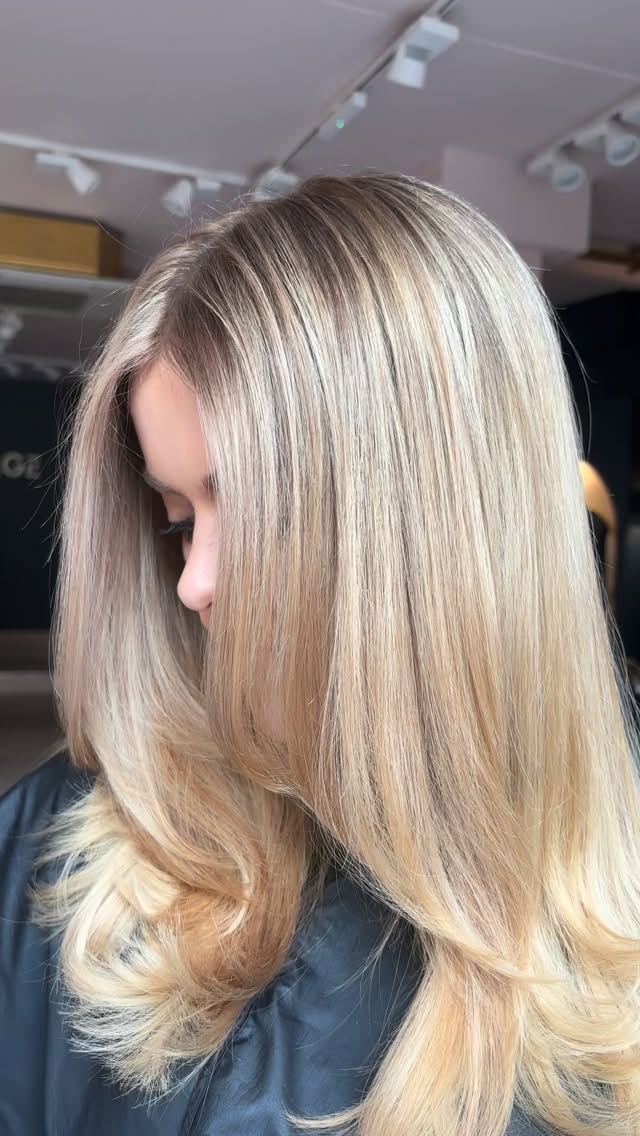Soft, seamless, and effortlessly chic ✨
A simple blonde balayage is all about natural elevation — think delicate ribbons of lighter tones flowing through your hair, catching the light in the most understated way. No harsh lines, no obvious regrowth… just that “you woke up like this” blonde.
It’s perfect if you want:
• A low-maintenance colour that grows out beautifully
• Soft dimension without a full head of highlights
• That sun-kissed, expensive-looking finish all year round
At Bouyage, we tailor every balayage to your skin tone, natural base, and lifestyle — because the best blonde isn’t just a colour, it’s a feeling.
Effortless. Lived-in. Undeniably Bouyage. ✨
#BouyageBalayage