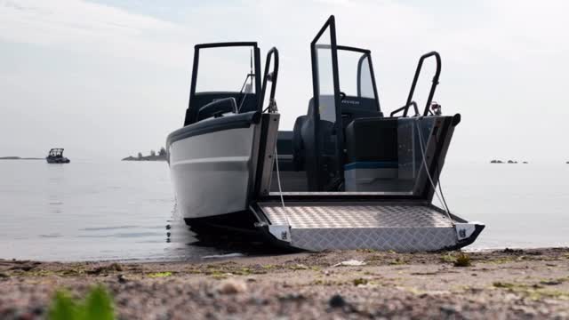 It’s not just about getting out into the archipelago.
It’s about how you move through it.
We go in small groups, choose our spots carefully, and step ashore with respect.
On islands and skerries where every footprint matters.
Sometimes we pick up what doesn’t belong there.
Sometimes we just slow down and do it right.
Nothing complicated.
Just a better way to experience a place that deserves it.
#SeaSport #RegenerativeTourism #LowImpactTravel #NatureStewardship #ArchipelagoLife