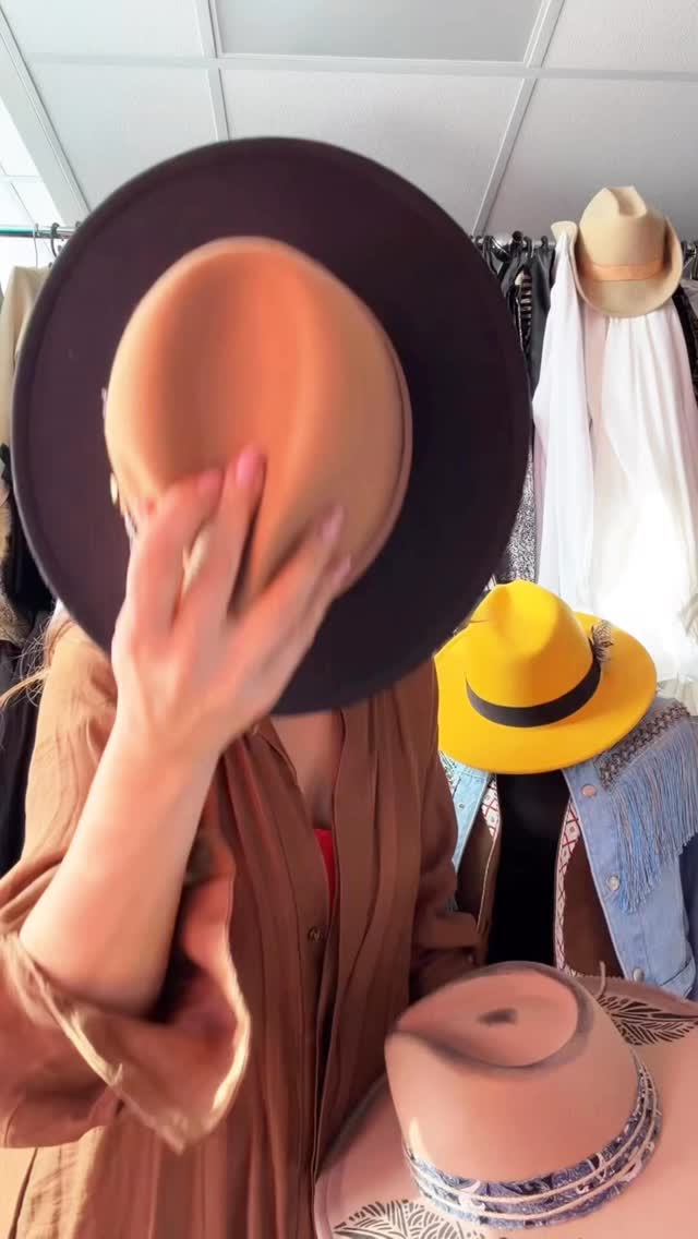 Kurią skrybėlę pasirinktum tu?🤠
#kostiumunuoma