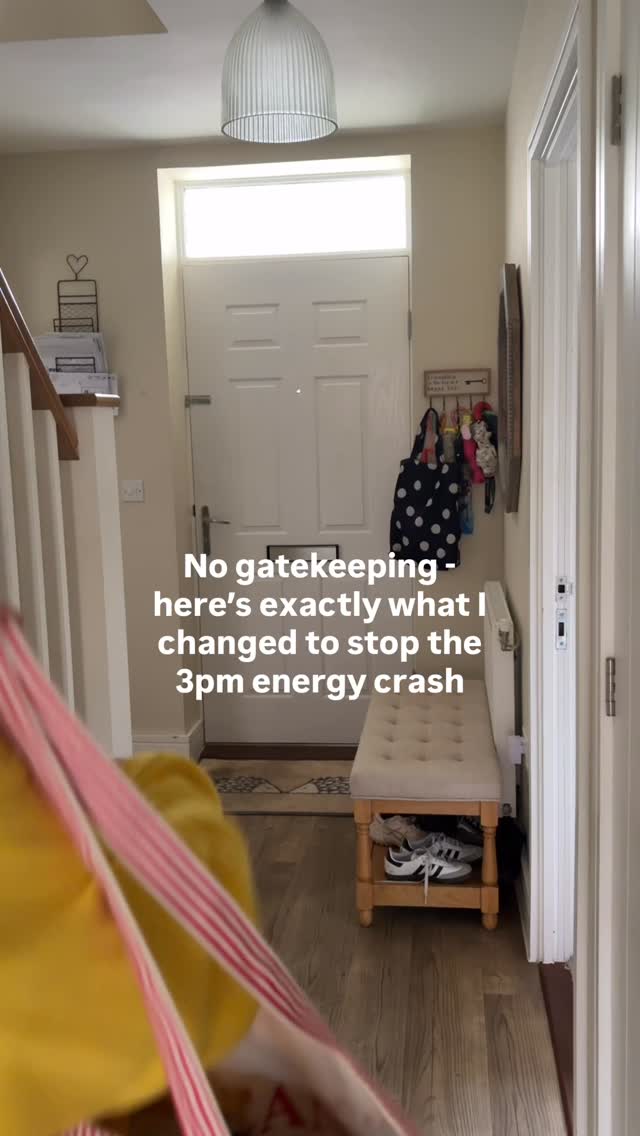 If you’re crashing every afternoon, feeling starving by 3pm, or relying on to hold your life together… this is for you.
Because that classic **mid-afternoon energy crash** is so often not random.
It’s usually your body telling you that something earlier in the day isn’t working.
For so many women in **perimenopause and menopause**, low energy gets blamed on hormones alone.
And yes, hormones matter.
But so does this:
- not eating enough in the first half of the day
- surviving on coffee
- having a lunch that’s more “light bite” than actual meal
- and expecting your body to just… cope
That’s often a fast track to:
- energy dips
- sugar cravings
- poor focus
- feeling snacky all afternoon
- and wondering why you’re exhausted by dinner
The good news?
You usually don’t need a fancy fix.
You need better fuel.
For me, the biggest game changers were:
- a proper protein-rich breakfast
- a more substantial lunch
- less caffeine chaos
- and moving a bit after meals
Simple? Yes.
Boring? Also yes.
Effective? Very.
If you’re struggling with **low energy in menopause** or feel like you’re constantly running on fumes, this is exactly the kind of thing I help women with.
Follow for more no-gatekeeping conversations about **menopause nutrition, blood sugar balance, and getting your energy back**.
#menopauseenergy #lowenergyinmenopause #menopausenutrition