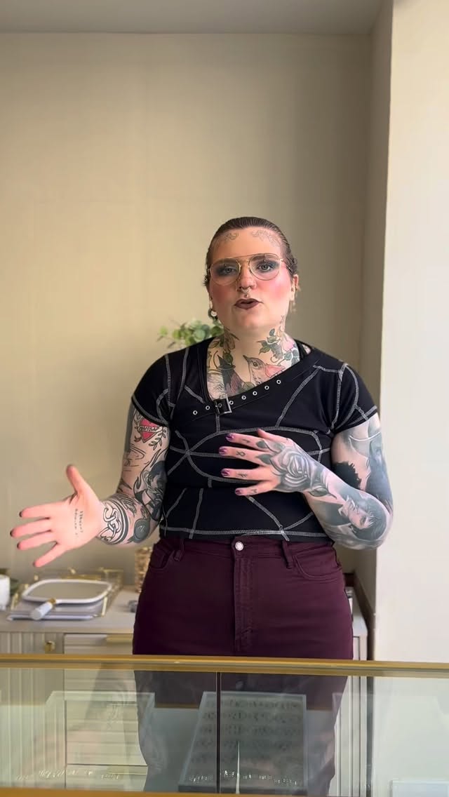 @pinksheeppiercing breaks down 3 common healing mistakes that slow your progress — and what to do instead.
Save this for later 👇