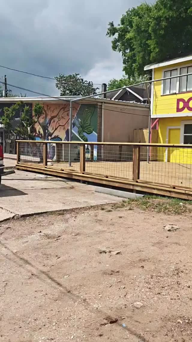 Another behind the scenes look at all the amazing progress at The Dog Bar. New safety features, expanded spaces, and more! 🐾🐶
What do you see that you’re most excited about? 👀
#montrosehoustontx #dogfriendly #dogmomvibes #dogfriendlypatiohouston