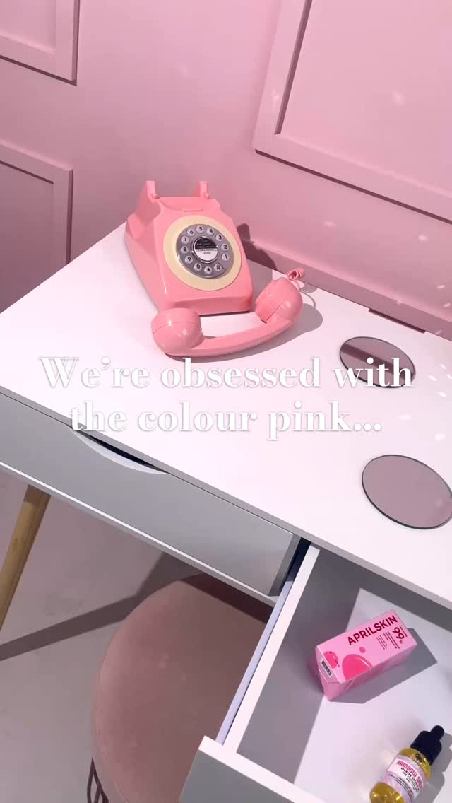 We are OBSESSED with the colour pink… and also OBSESSED with our new PINK content studio 💖
We’re getting closer and closer to launching and can’t wait for the studio to be in full swing 🤩
Our prelaunch for our mailing list is tomorrow at 8pm… set your alarms 👀
#pink #contentstudio #smallbusinessowner