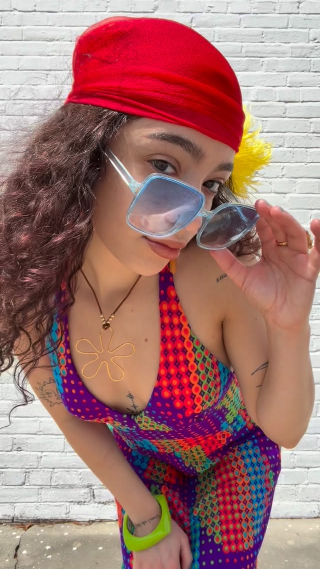 Had to give y’all one last serve before I go! ❣️ Feeling like a bright & funky 60’s dream 🌈 You know the drill, a whole lot more where that came from here at Time Warp! 🌟 Come in and get styled by the best of the best (minus one very important fashionista, me)
Signing out with peace & love ☮️💌,
Rylee
#timewarpbr #shoplocal #vintagefashion #vintageclothing #midcitybr