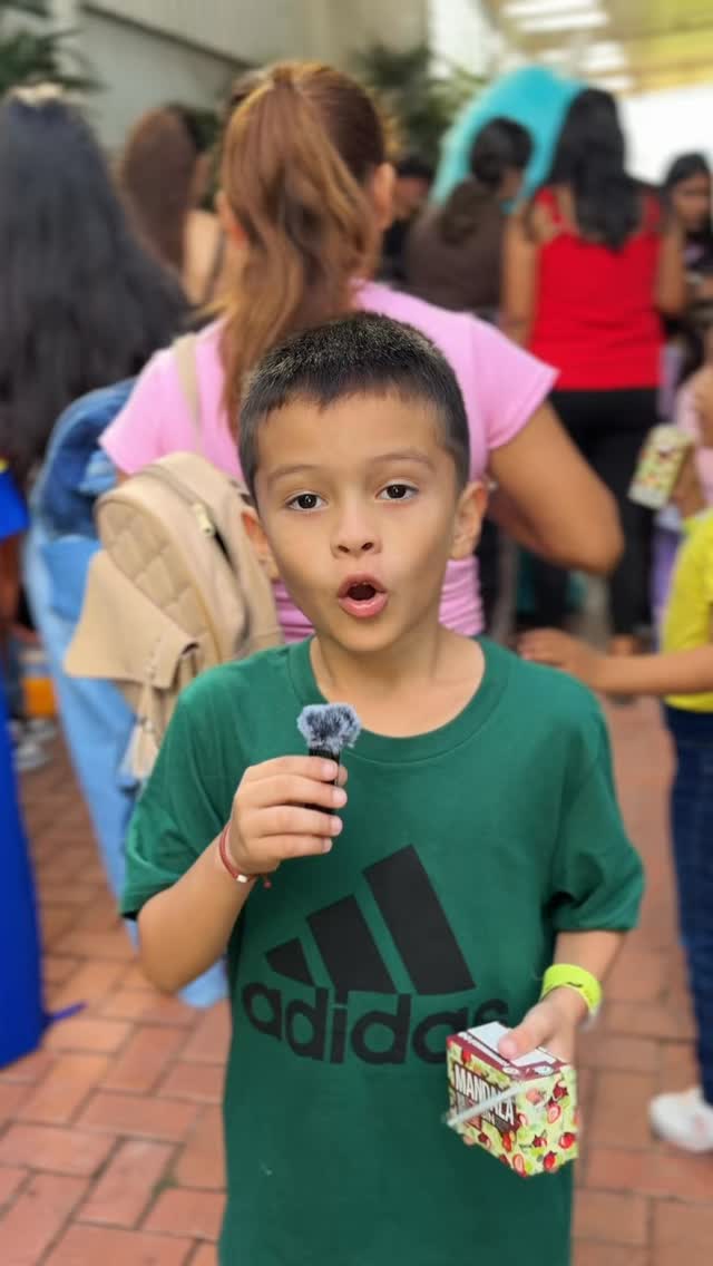 ¡Feliz Día del Niño!🎉
Hoy quisimos escuchar lo más bonito:
¿qué es lo que más les gusta de ser niños? ✨
Y nos recordaron que la magia está en las cosas más simples🥹