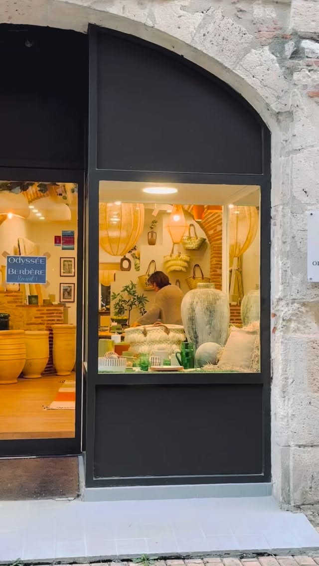 J-2 avant l’ouverture officielle !
#tapisberbere #artisanatmarocain #agen