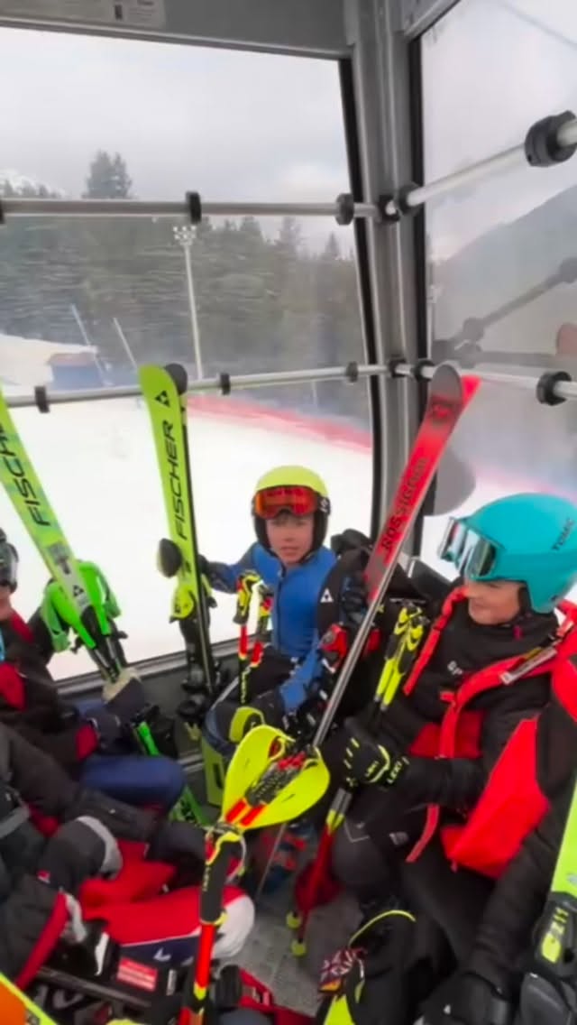 Two week camp full of training and racing for our @spsrcracing athletes competing at the @gbsnowsport British Apline Children’s Championships.
Grateful for our amazing coaches! @charlieguesty @christianjensen95 @cpitkethly @erskinemalcolm @tobyx_deighton and wonderful house parent team, organisers and wider parent community whom without these camps could not be as successful!
Well done to ALL the athletes who competed and congratulations to all those who podiumed!! 💪🏼💪🏼🙌🏼🙌🏼
#spsrc #skiracing #sandownparkskiraceclub #spsrcracing #teamski