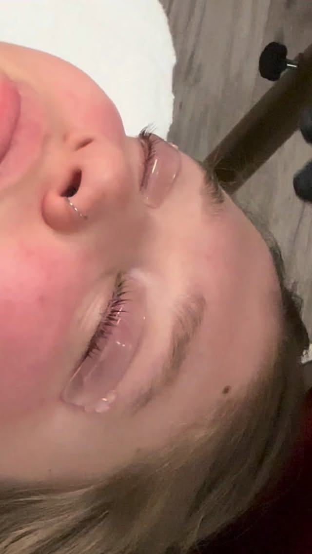 If you’ve ever wondered how long it takes for a lash lift appointment, here’s your answer.
It sort of depends.
It can vary provider to provider, how thick your lashes are, the products used, the technique, are your eyes watery & twitchy? if we’re yappin and having a good time it may take longer. Am I caffeinated just enough or too much or not enough? 😅
I always say plan for at least an hour. It’s a relatively quick appointment but it is also a very detail oriented appointment so it’s not a service I like to rush.
Your eyes and lashes are important and so is the quality of your service. I’d rather it take a little more time and you have amazing lashes, than not take enough and get mediocre or really sad results.
Hope this helps.
🤍