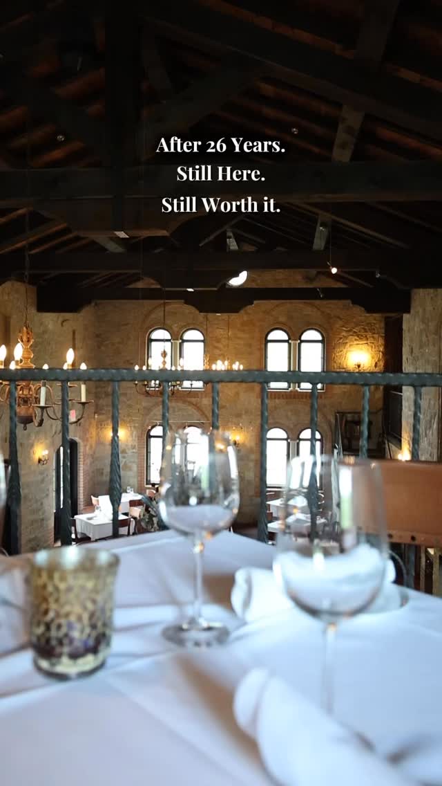 26 years of Italian food in Austin. Same address. Same stone walls, same wooden beams. The kind of place that feels exactly like you remembered it.
Reservations at sienaaustin.com
📍 6203 N Capital of Texas Hwy, Austin, TX 78731
📞 (512) 349-7667
#ItalianFoodAustin #AustinItalian #sienaaustin #TuscanCuisineATX