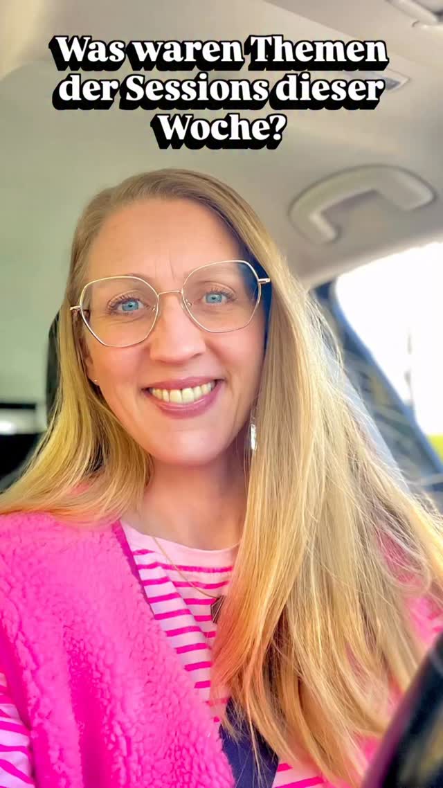 Wenn ich mit meinen Klienten in die Sitzungen gehe, öffnet sich ein großes Feld.. ein Zugang zu den wichtigsten Themen meines Gegenübers. Angelehnt an die Themen, die bereits auch ich bei mir erkannt und gelöst habe, deren Erfahrung ich in diesen oder anderen Leben genommen habe.
Die Tiefe in die ich komme, bestimmst Du mit Deinem Vertrauen mir gegenüber, das wächst von Sitzung zu Sitzung und so kommen wir immer Tiefer zum Kern des wahren Ursprungs. Die Auflösung geschieht immer so, dass du es halten kannst, sanft und kraftvoll zugleich.
Unsere Systeme stimmen sich ab, wie weit dürfen wir heut gehen und was darf erlöst und integriert werden. Das ist Göttliche Führung. Darauf vertraue und verlasse auch ich mich.
Meistens spüre ich auch andere Dinge oder erhalte Informationen, die aber für Dich als Klient erst ein ander Mal relevant sind, und dich sonst überfordern würden. Diese Informationen behalte ich im Hinterkopf und arbeite mit Dir zusammen darauf hin, dass Du sie empfangen kannst 💖
In einer Sitzung erarbeiten wir mehrere Themen in der Tiefe. Es ist nicht vergleichbar mit einem normalen Coaching.. Die Weite und Tiefe wirst du direkt spüren.
Bist du ein fühliger Mensch, dann bereits sofort. Ansonsten entwickelst Du dieses fühlen immer mehr, weil Du nach jeder Sitzung immer mehr zu Dir findest. In deinen tiefsten Kern, in dein Inneres, in deine eigene Strahlkaft deiner Seelenessenz.
Da es wichtig ist, dass wir zusammen arbeiten dürfen und man es „verdient“ hat diese Unterstützung auch zu erhalten, wird auch das von mir vorher geprüft. Damit ich nicht im Prozess eingreife, wo ich noch nicht eingreifen darf. ❤️
Die Sitzungen finden online via Zoom, über die Ferne aber auch vor Ort statt.
Du spürst dass Du bei mir richtig bist? Dann schreib mich gerne an und wir besprechen das weitere Vorgehen. Du brauchst nur Vertrauen und fühlen, dass Du bei mit richtig bist. Alles andere machen wir gemeinsam 💖
#selbstheilung #energetik #coach #heilerin