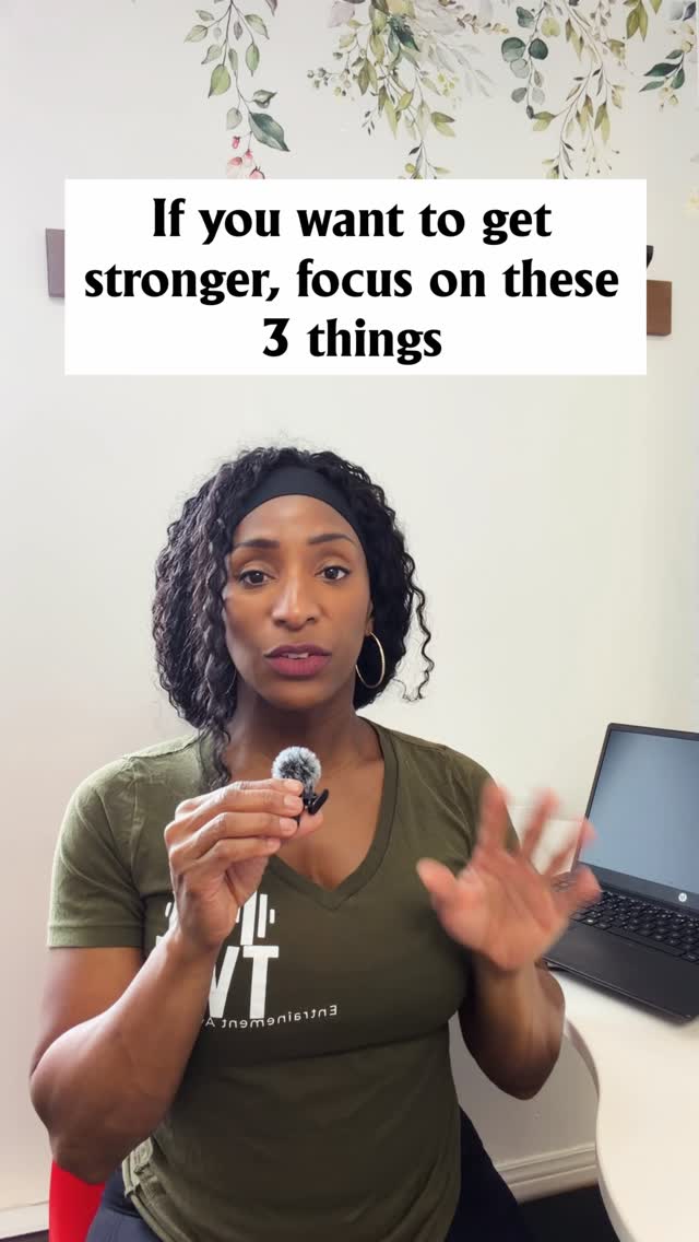 A lot of women say they want to get stronger
but then they keep changing workouts, skipping rest, and lifting the same weights forever
If strength is the goal, try this:
👉🏽 Challenge your muscles
👉🏽 Stick to the basics
👉🏽 Recover well enough to do it again
You don’t need random workouts
you need a plan and some patience
Want help getting stronger without overthinking it?
DM me STRONG. #MontrealFitness #NDGFitness #WomenOver40Fitness #StrongAfter40 #TrainWithThessiane