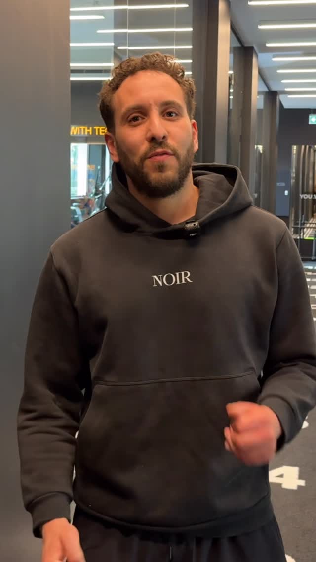 Padel-Turnier by NOIR BOUTIQUE GYM 🖤
➡️ 02. Mai 2026, 9-15 Uhr
📍 BeachMitte, Berlin
Caroline-Michaelis-Straße 8, 10115 Berlin
💰 150 € pro Team
👕 Optional: Day One Shirt +20 € pro Teilnehmer
Bitte bei der Anmeldung die Größe angeben.
🎾 Zwei Gruppen:
• über 3,5 Playtomic Level
• unter 3,5 Playtomic Level
🏆 Preisgeld pro Gruppe:
🥇 500 €
🥈 300 €
🥉 200 €
Limitierte Plätze
📩 Anmeldung:
Schick uns eine Nachricht oder
+49 178 872 7392
daniel@grandslam.berlin