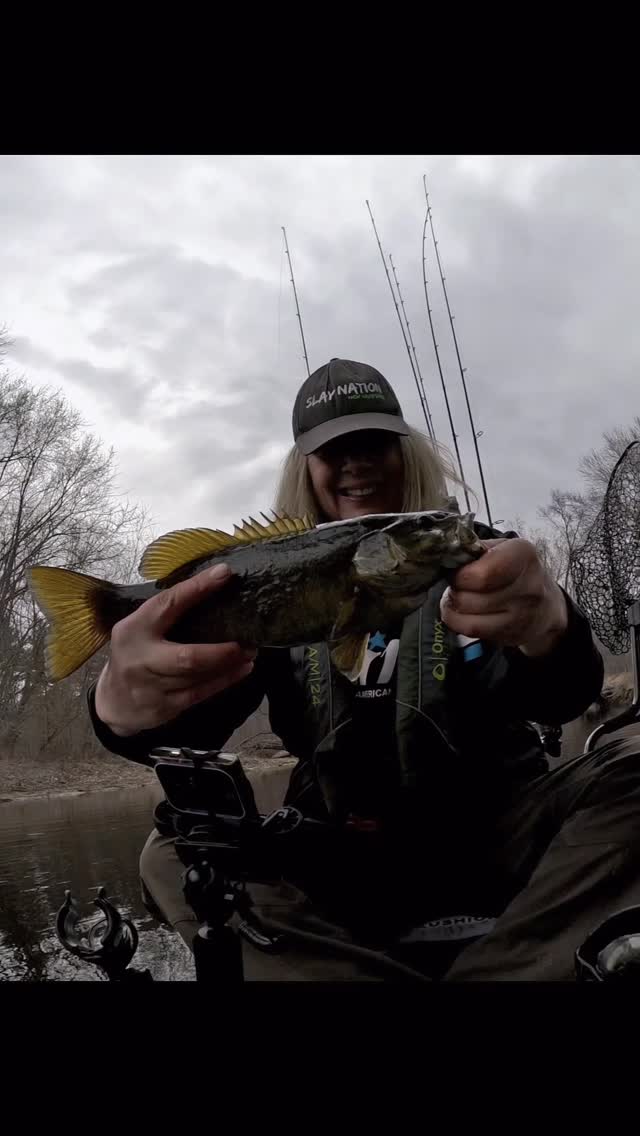 First splash of the season! I definitely fumbled my way through it, losing about 6 jig heads with their various baits on submerged logs, one spinner bait, the tension knob cover to one of my favorite reels, my sunglasses, and 3 Small Mouth jumped hook, but I landed this one making my day! π The Mad Mouth Bass jig from @darkhorsetackle December box turned out to be the day's secret sauce! The water was average 46Β°, I only found one active area for fish in the direction I ran on the river, but things are warming up!
#fishnh #riverfishing #smallmouthbass #womenwhofish #fishingobsession