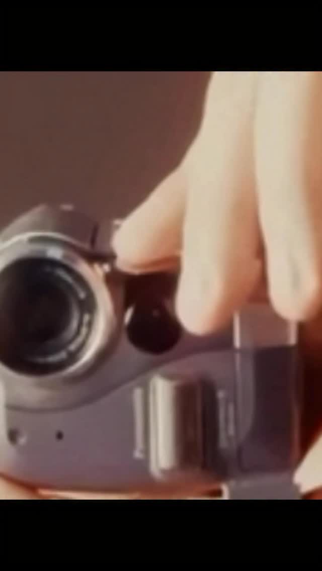 Spring slipping into summer ☀️ From painting to crafting to everything in between — this is your sign to try something new. Come create with us 🤍
الربيع عم يسلّم على الصيف ☀️
والاستوديو صار كله حياة
من الرسم للحِرف وكل شي بينهم — يمكن هاد وقتك تجربوا ش