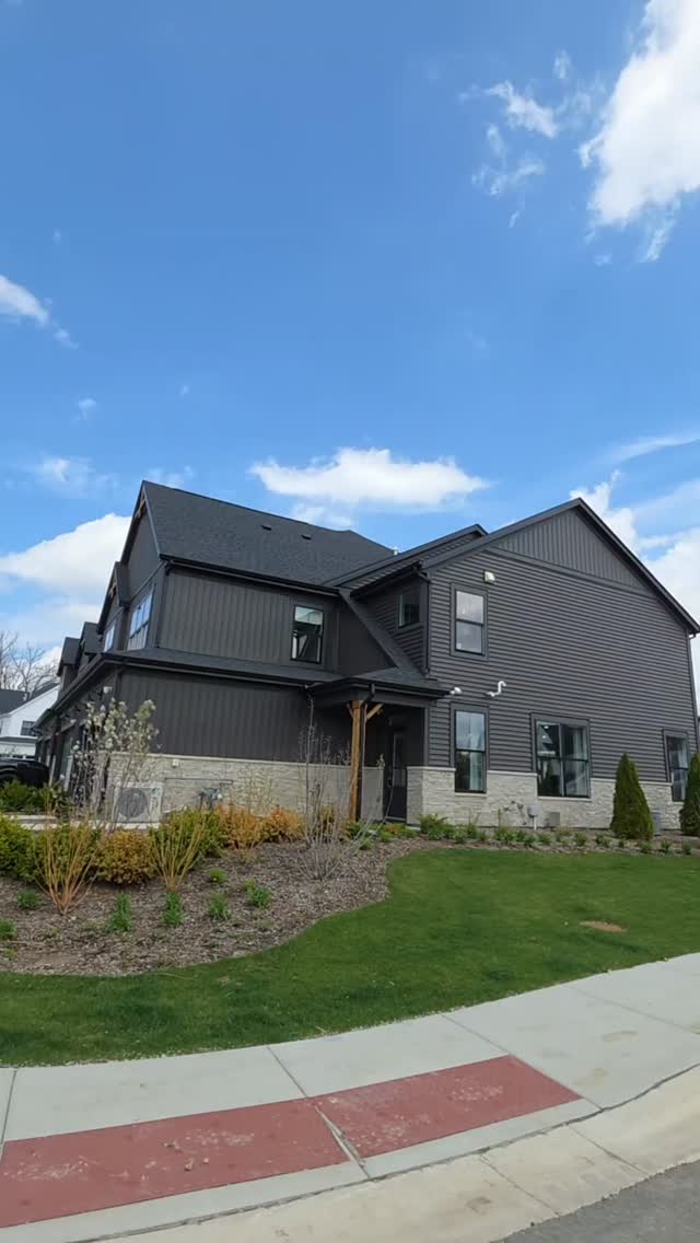 $689K in Woodridge⦠would you buy this? š
DM me āWOODRIDGEā for details
#ChicagoRealEstate #WoodridgeIL #HomeTour #NewConstruction #TownhomeLiving