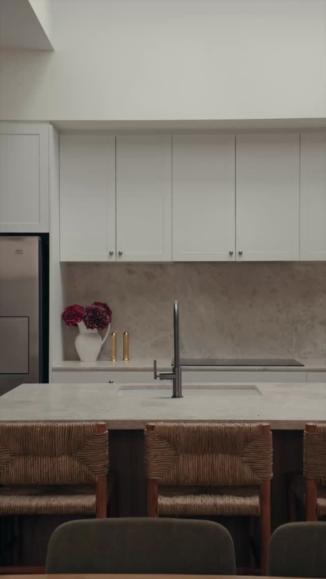 Designed as the centre of the home, this kitchen brings together thoughtful planning, natural light and carefully selected materials.
Recognised alongside @studiokitchens at the 2025 HIA Awards as Best New Kitchen up to $45,000, reflecting the impact that considered design and craftsmanship can have on everyday spaces.
Built in collaboration with our wonderful client @jessicadover
Videographer: @mediiahouse
#adelaidehomes #adelaidebuilder #adelaideinteriordesign #interiordesign #custombuiltnewhomes