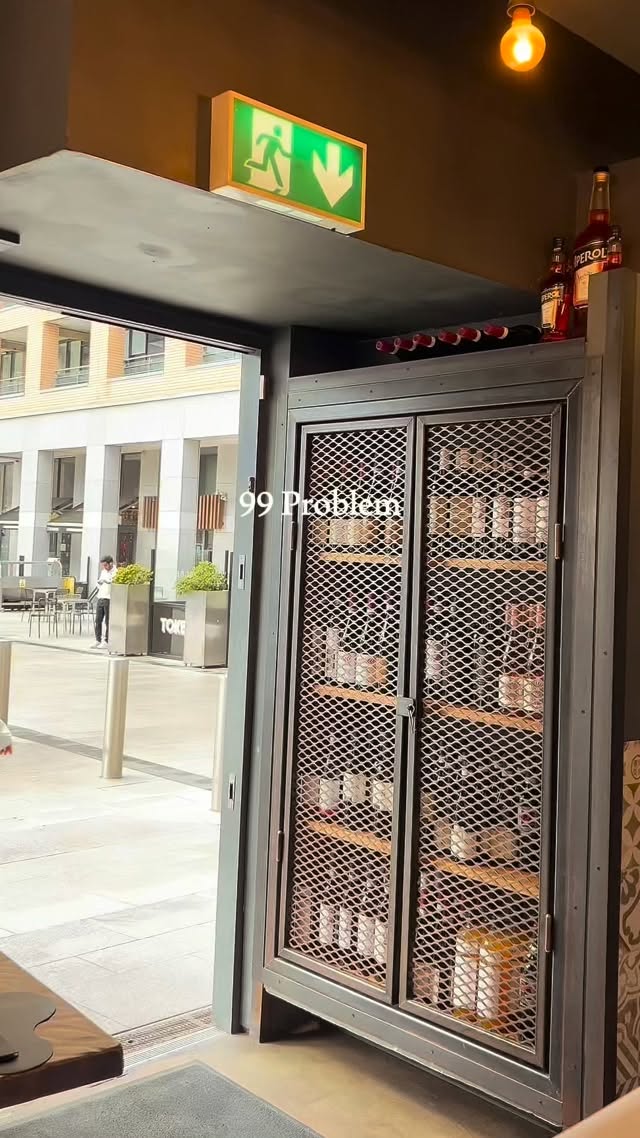 A proper Italian pizza will always solve your problems 🍕
#pizza #dublin #dublinfoodie #italian #dublincity