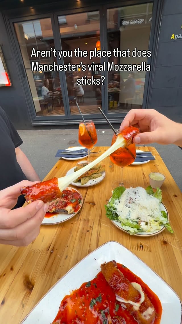 Think it’s about time you got that mozzarella stick fix… don’t you? ;)
#deanos #mozzarellasticks #manchesterfood #manchester #manchesterviral