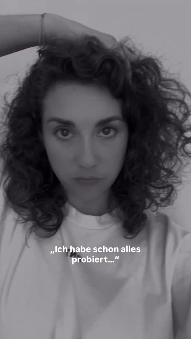 „Ich hab schon alles probiert.“ Wenn du das denkst,bist du genau richtig.
Denn das Problem ist nicht,dass du nichts getan hast oder etwas falsch gemacht hast. Sondern dass dir nie jemand erklärt hat,wie dein Körper wirklich funktioniert. Vor allem wurde dir im ersten Schritt nicht richtig zugehört und deine Themen wurden nicht gesehen, nicht ernst genommen und nicht in Zusammenhang gebracht.
Und solange das fehlt,fühlt sich alles wie ein Kampf an.
Genau das lösen wir. Noch bis Sonntag kannst du dabei sein.
Montag startet die 1. Live Session mit mir. Kommentiere 🚀, wenn du dabei sein möchtest und bewirb dich auf einen Startplatz.
Du willst dich informieren? Bis Sonntag ist noch das Infowebinar live : Link in der Bio!