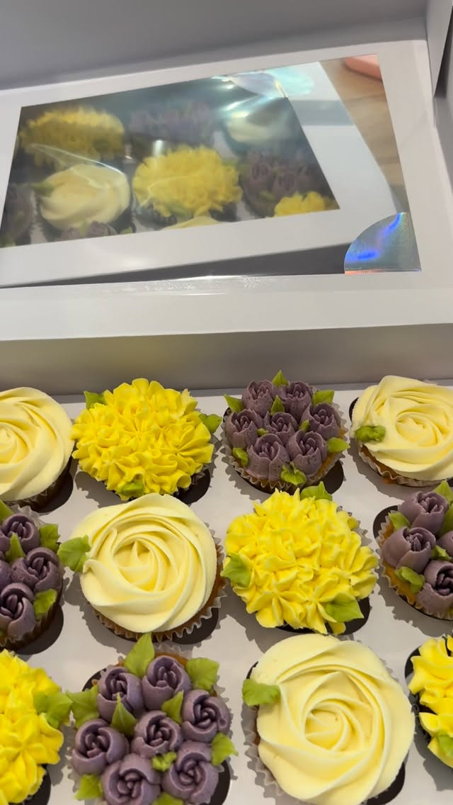 #cupcakesfleurs #angiescupcakes77 #flowercupcakes #marnelavallee