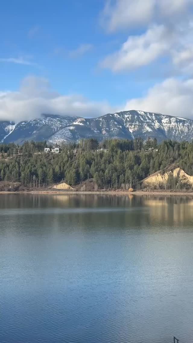 Only a couple of spots left May 29th-31st in beautiful Invermere, BC. Feel ☀️ Nourished in Nature 🏔️ and enjoy Gentle Morning Yoga 🧘♀️ Guided Meditations & Soundbaths, Wood 🪵 fired hot tubs, an Easy Hike & Cold plunge in Lake Windermere (all activities are optional), Give yourself a full Mind-Body Reset starting at $780 incl Food, Accommodation and all activities ☀️🌷$200 deposit to reserve your spot!