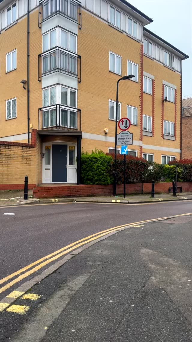 Hey! Listen to “Easy Tiger” via the link in our bio 🐅🐅🐅
#newmusic #postpunk #rock #fyp