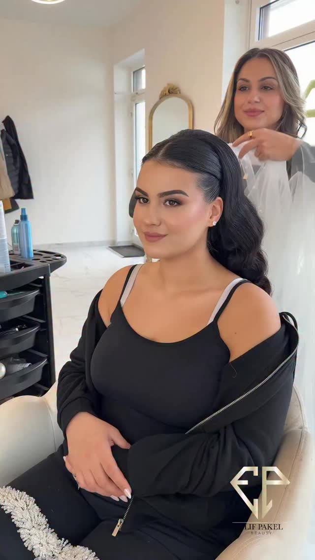 Schaut mal wie schön sie ist 🥰🥰
#hairstyle #tutorial #braut #hair #instagram