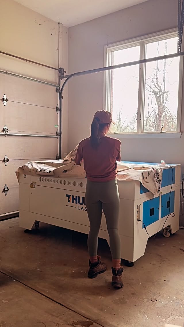 Had the acrylic loaded in my @thunderlaserusa and I’ve been wanting a flat set up triangle for my shooting board - with enough extra material I added a triangle to the cut file and got it done! This will make setting up my board quick and easy :)
•
#woodworking #maker #handtools #handplane #jig