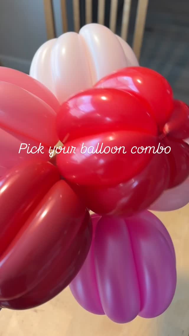 Even the same pinks and reds can feel totally different depending on the tone.
At Nanane, we carefully pick each color
to create the perfect balloon bouquet đ#sanantoniotx #balloonbouquet #pinkflowers #birthdaybash #proposal
