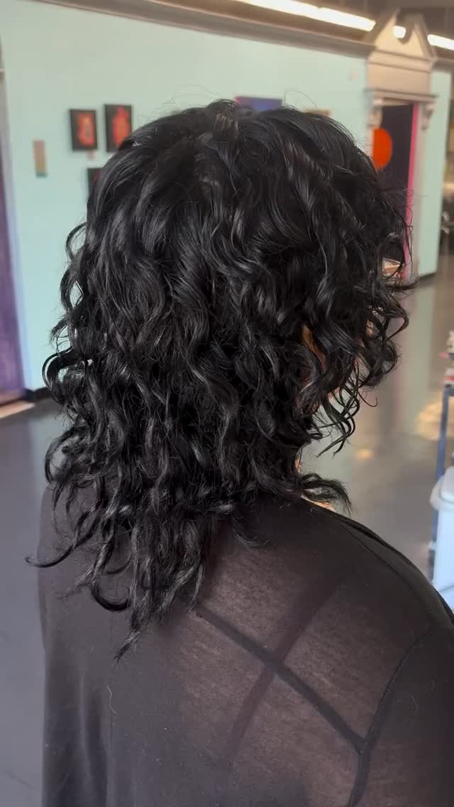 cute fun curly mullet from today <3 love the spiky baby bangs we did with this too! she’s so cute and pulls it off so well 💕