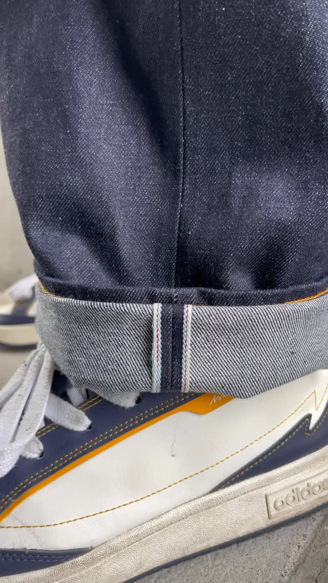 Inside out, one leg at a time.
Then the selvedge is pressed clean and sharp.
Finished with a rolled hem — because the final detail deserves to be seen.
#selvedgedenim #denimfactory #madeinjapan