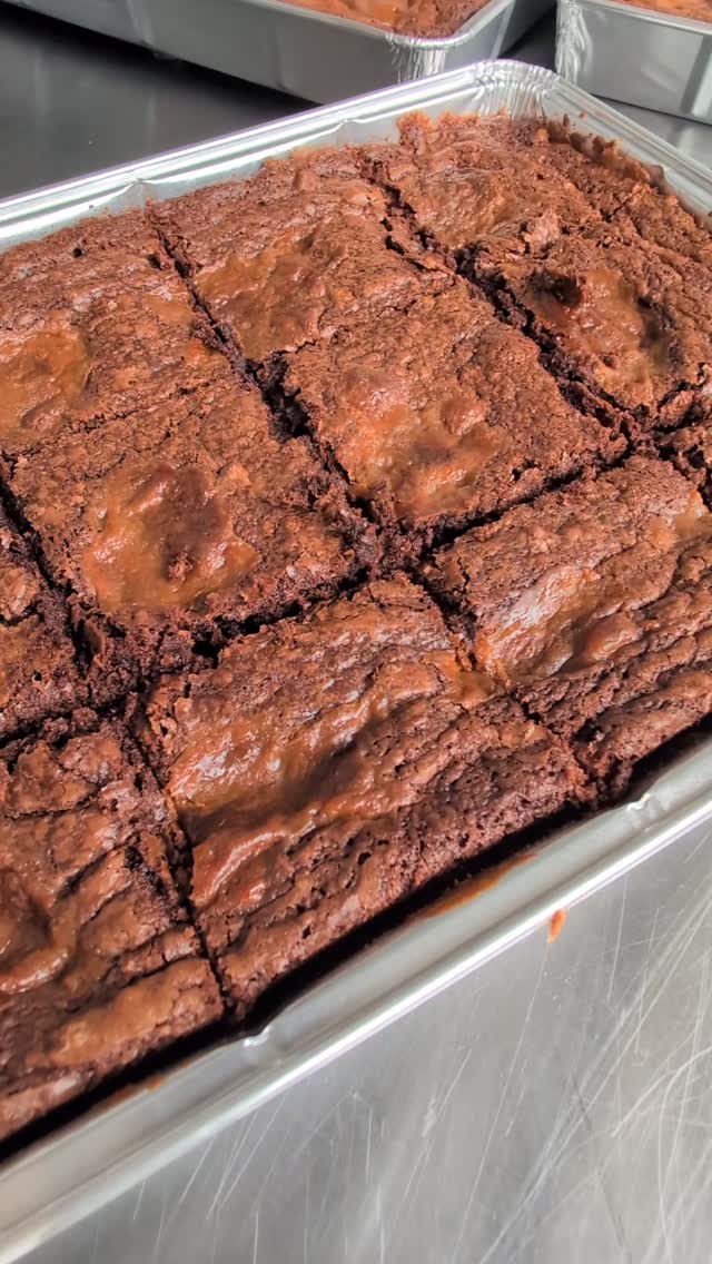 How to resist a fresh brownie? 🫠