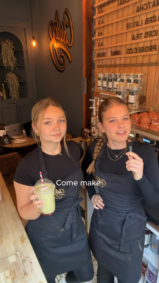 Strawberry Matcha BLINDFOLDED?!?!👀
P.S. don’t worry your Matcha won’t be prepared this way🤣
#hitchineats #chillibhitchin #chillibs #strawberrymatcha