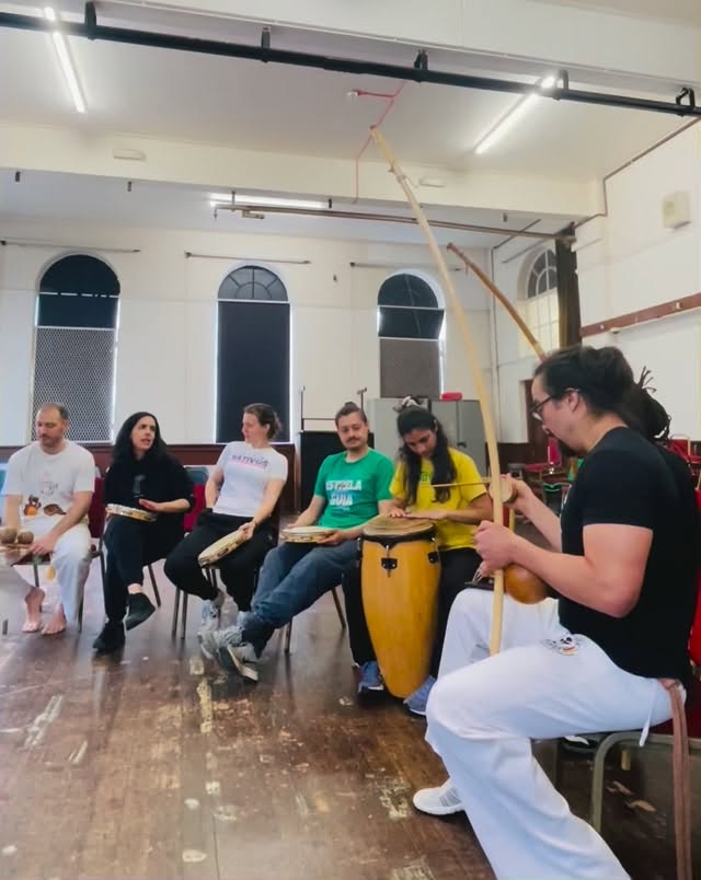 Practicing Menina do Canjerê song 🎶
Today in Music class
Mestre’s @aranhanativosnativosaranha
Parabens estudents
@atihana.b @jslew10 @lesly.avendan0 @lcaitre_2010 @gemeo___ Jacque
#capoeira #capoeira #capoeiralondon