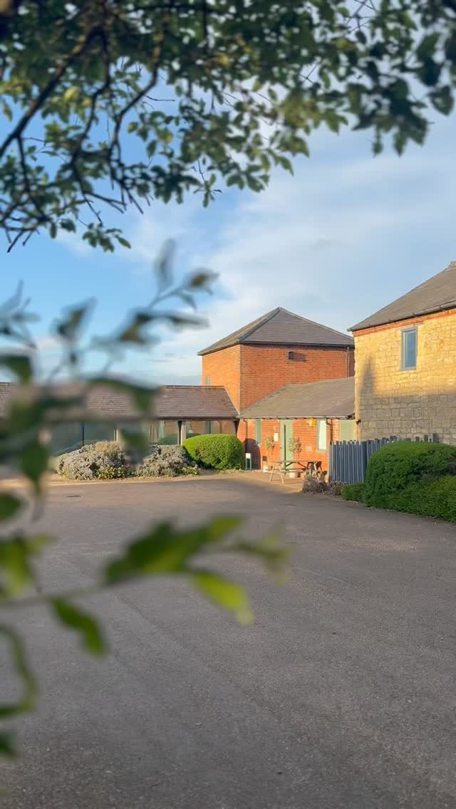 New Season, New Artwork ✨
#photographystudio #miltonkeynesphotographer #buckinghamshirephotographer