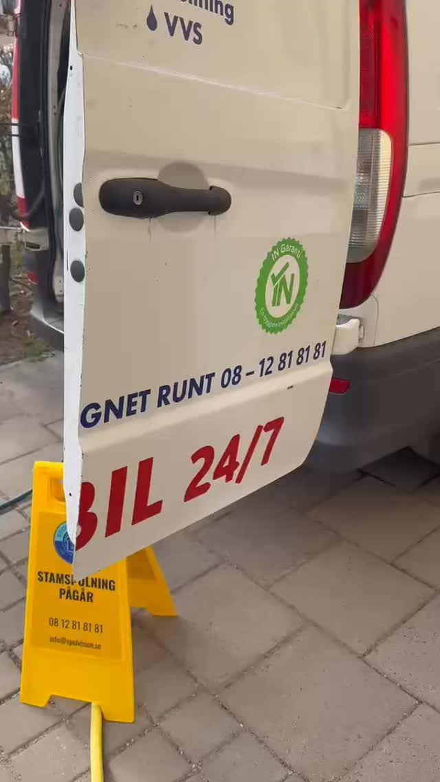 Ny dag, nya uppdrag 🙌
Idag börjar vi dagen hos en förening i Bromma 🔧💧
Redo att leverera snabb och pålitlig service som alltid! #stoppiavloppet #avloppsspolning #underhållsspolning #stamspolning #bromma