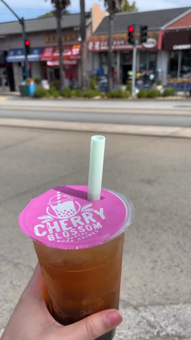 🧋Boba Festival in San Francisco this weekend! Saturday 4/18 from 2pm-4pm on Ocean Avenue.
#boba #sanfransisco #thingstodosf #thisweekend #ingleside