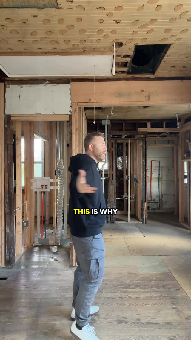 A clean and safe workspace if a MUST for any general contractor!🙌🏻
Call us today for a free estimate!📞