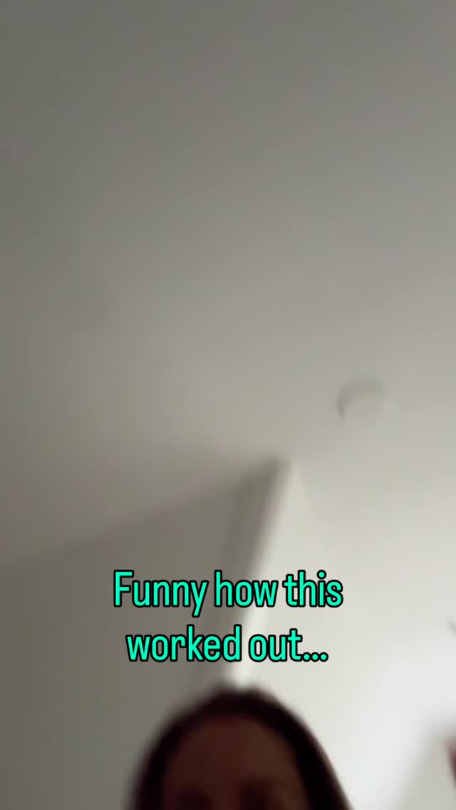 Isn’t it ironic…
the thing that once made you feel the most alone becomes the exact thing that fuels you to support others.
Food allergies are deeply connected to having a complex relationship with food, leading to anxiety and overwhelm.
If you’re in that hypervigilant phase right now, you’re not doing it wrong.
You’re just in the part no one prepares you for.
And you don’t have to stay there.
Let’s make this feel less scary. Send me a DM if you or someone you know needs support.
#foodallergies #allergyanxiety #anxiety #overwhelm #nutrition