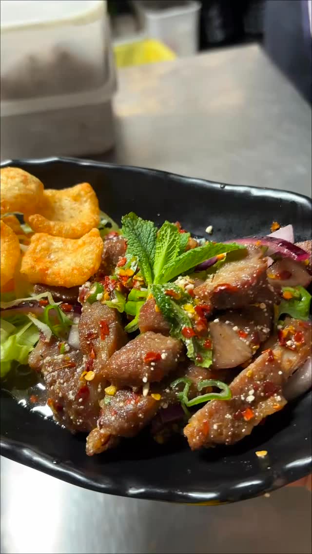 SUMMER MENU IS HERE at KAOSARN BRIXTON 🔥🌶️
Yum Woon Sen 🦐
Glass noodle spicy salad with minced pork & prawns… fresh, zesty, addictive 😋
Nam Tok Moo 🐷
Grilled marinated pork, spicy, tangy, full of flavour
PAPAYA SALAD IS BACK 🥗💥
You asked. We delivered.
Lab Moo 🌶️
Spicy minced pork salad, bold and authentic Thai vibes 🇹🇭
Who’s ready for summer heat? 🔥
#SummerMenu #ThaiFood #SpicyFood #LondonEats #PapayaSalad