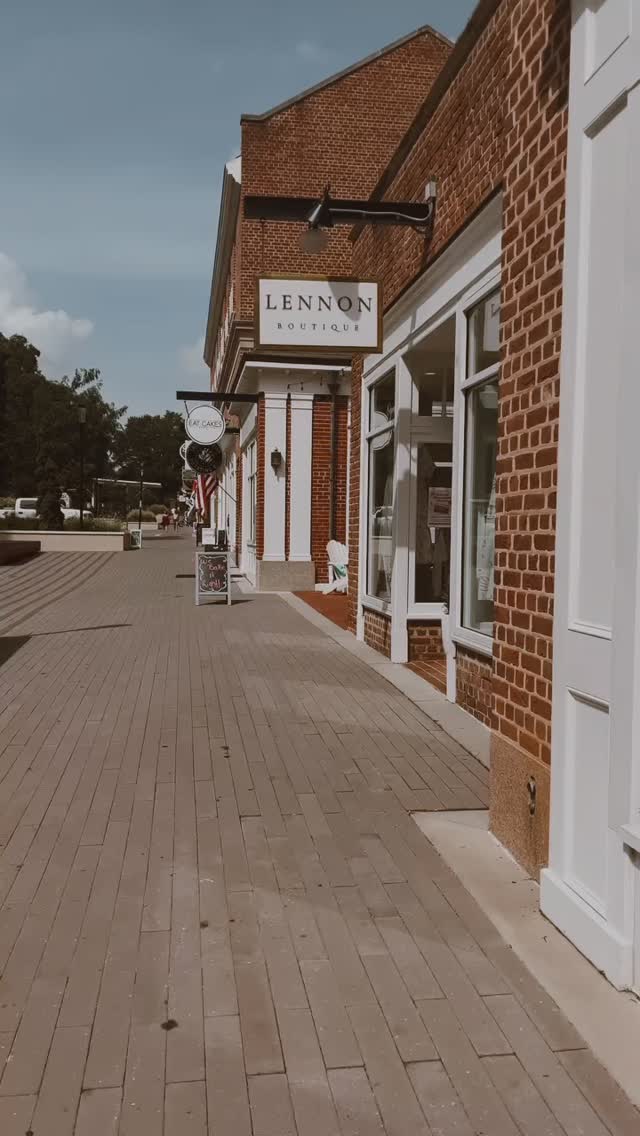 Lennon Boutique was where it all started for us with signature scents 🤍
Restocking Friday ✨