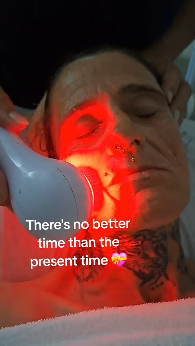 Let me tell you this, there's never a better time, than the present time ..... YES" this applies to all things in life💁♀️ but in this instance I'm referring to SELFCARE 🥰
So if you were ever wondering when is the best time to start taking care of yourself? we SAY" now is the best time ‼️
Know someone who needs to hear this? share this post with them as a kind reminder🙌
Ps, Did you know we have some incredible treatment packages for our Mothers Day Promotions⁉️
Watch this space and see them for yourself 👇🙌
@beautyblitzonqueen
.
.
.
.
#selflove
#Selfcare
#relaxation
#mother'sday
#giftideas