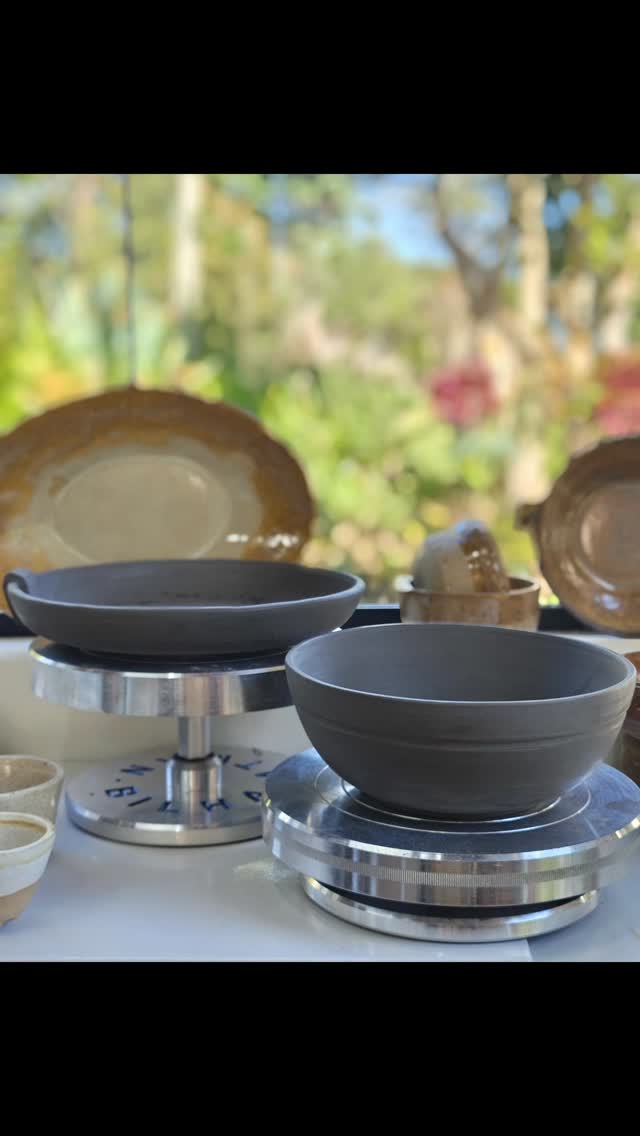 Variações de modelagem.
Aqui usando placas e moldes.
SIA Cerâmica Manual
Argilas @massas_terranova