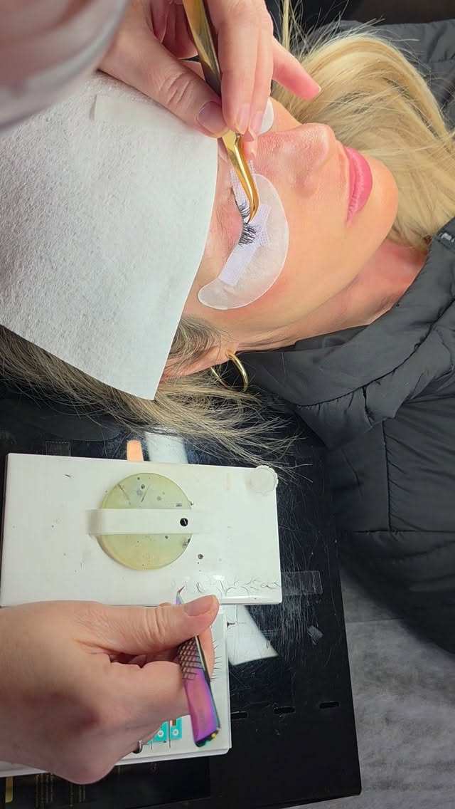 Yes, you need to a lash artist who pays attention to detail takes her time and has lash Integrity for the client not turning individuals over as fast as she can!
@enviestudiopdx is the real deal!
#FaceItSkin #lashextensions #lashesfordays #happyvalleyoregon #pdx