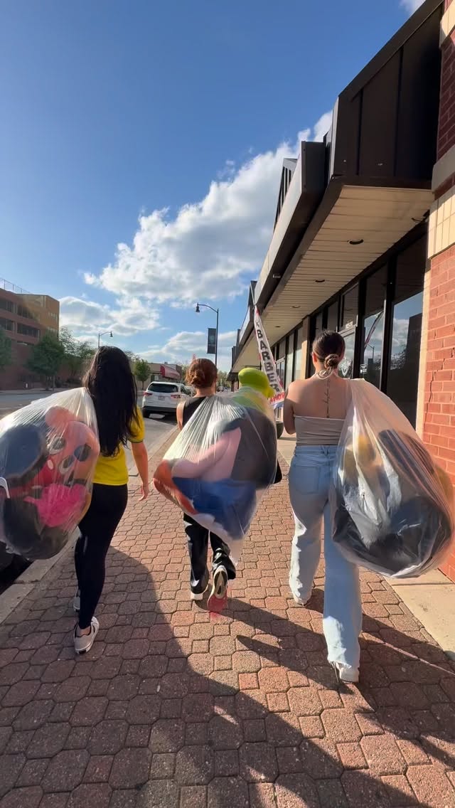 Arrival → warm up → showtime.
More moments from this epic 1st birthday coming soon! So much FUN!🎉
#behindthescenes
#disneytheme
#firstbirthdayparty
#kidsevents
#kidspartyideas